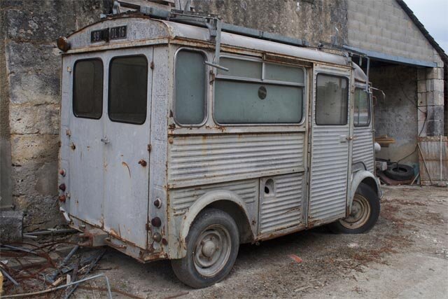 Cognac Old Car